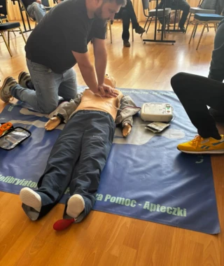 Zajęcia z kwalifikowanej pierwszej pomocy w Rescue Help