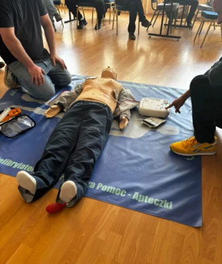 Zajęcia z kwalifikowanej pierwszej pomocy w Rescue Help